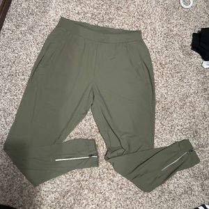 Mens medium lululemon surge olive green joggers